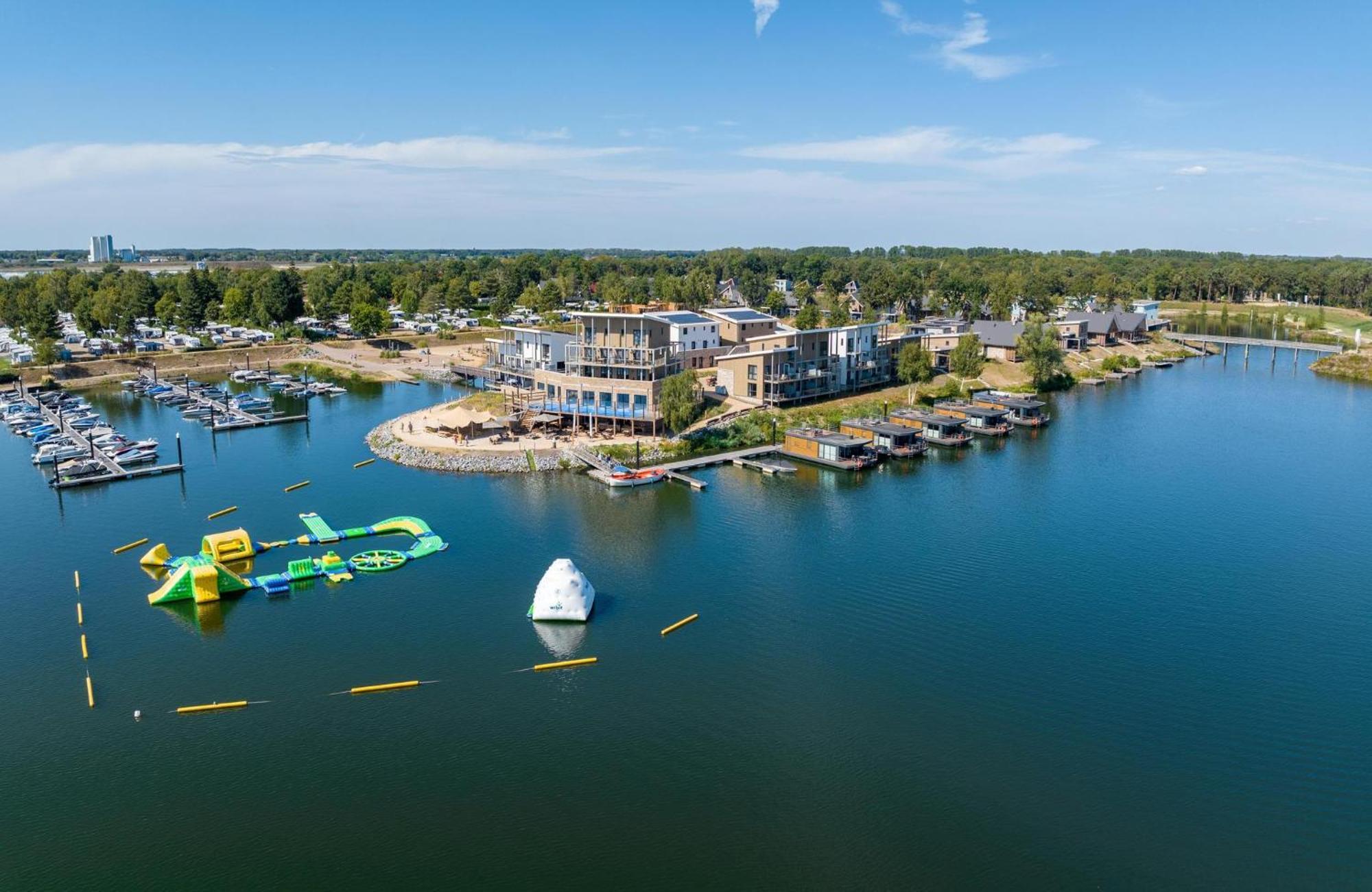 Vakantie & Resort Leukermeer Well  Exterior photo